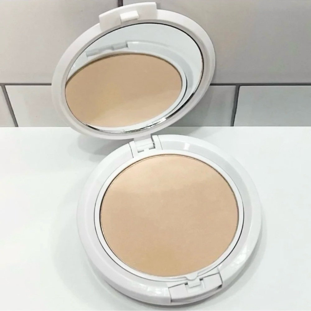 TIGI Cosmetics Shi Shi Powder Foundation